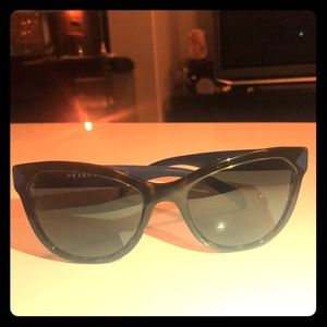 COPY - Prada Women’s sunglasses SPR21S Like New